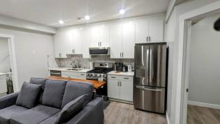 Cozy basement for a lovely stay & perfect for WFH - Edmonton - 4