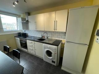 Victoria Centre Two Bedroom Apartments - City Centre in the Victoria Centre Shopping Centre with Kitchen and up to 4 Beds next to the Hilton Hotel - Parking for Cars or High Top Vans from Five Pounds a Day - Sunday 1pm Check-Out - FLASH SALE - - 7