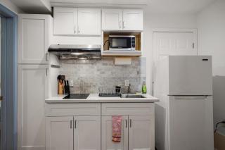 Modern 1BR 1Bath with Living Area near SFSU - 3