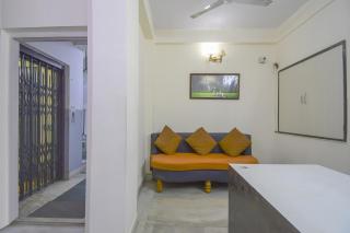 Collection O Bricks Inn Hazra Road Near Birla Mandir - 1