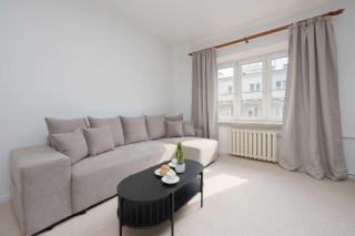 Bright Apartment Mazowiecka in Warsaw Near Old Town by Noclegi Renters - 3