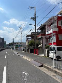 NEYAGAWA HOUSE!,3 min walk from station,Cute red house with River View,ねやがわハウス!,駅から徒歩3分の一棟貸しの宿,美しい寝屋川沿いのかわいい赤い家,キーボックスの番号はご予約後に,チェックイン情報を見る,をご覧下さい - 7