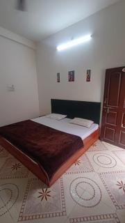 Ujjain Hotel Shree Ram Kut! Near Shri Mahakaleshwar Jyotirlinga Temple And Railway Station - Providing Air Conditioned Rooms With Free Wi-fi Facility & Excellent Room Service - Ujjain - 0