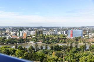New Luxe 2BR Queens Wharf Apt - Brisbane - 9