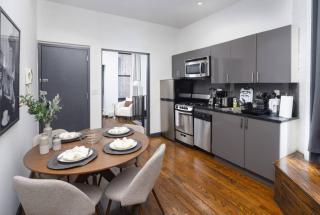 Spacious 4Bd with Backyard in Manhattan - New York - 4