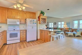 5018 Mikes Beach House Across Street from Beach - Kill Devil Hills - 2