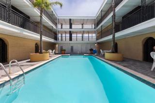 Super 8 by Wyndham New Orleans - New Orleans - 2