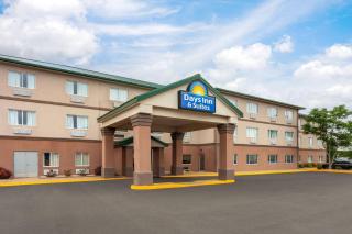 Days Inn & Suites by Wyndham of Morris - 9