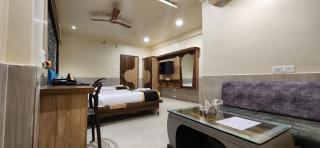 Hotel Kalpataru Grand - - 1