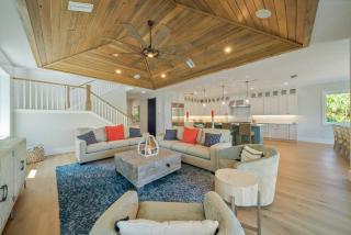 AcquaLuxe - Exquisite 2022 Lux Canal Home w Outdoor Oasis Pool Spa Dock SUP Kayaks Fire Pit - 6