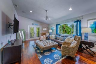 Decked Out - Stunning Home Huge Sunny Resort Style Heated Pool Walk to Pine Ave Beach - Anna Maria - 7