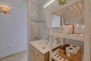 DIANA-Moderne Ferienwohnung direkt am Strand,Klima, Wifi,zentrale Lage, Supermärkte-Shops-Restaurants fussläufig - 8