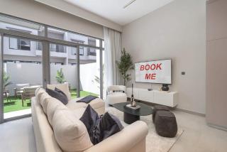 Classy 4-Bedroom Villa With Spacious Balcony in Nad Al Sheba - Dubai - 0