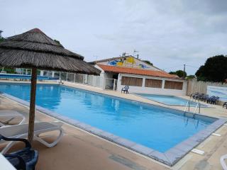 Bungalow charmant à Meschers-sur-Gironde avec piscine partagée - 4