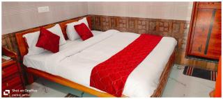 Near Ram Janam Bhumi Hotel ! THE KANHA SHIVA -Free Wi-fi And Parking Facility - Provided Excellent Room Service - Best Homestay In Ayodhya - Ayodhya - 0