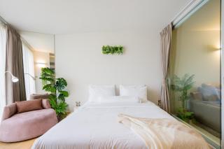 Beachside Chic Coastal Hideaway with Pool, Gym & View - Hua Hin - 3