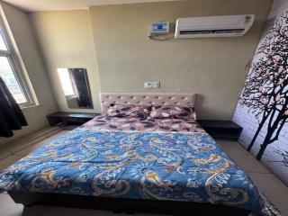 Super OYO 87047 Blossom inn - Patiāla - 0