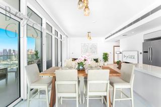 Peerless 3BR Beachfront Living in Sunrise Bay - 4