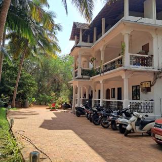 Studio Silent Grove R-6 by Mukund Sadan Arambol - Arambol - 1