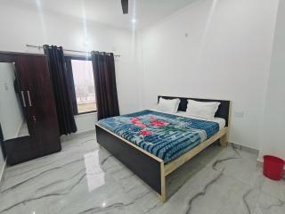 Non AC Room Near IIM College - Lucknow - 0