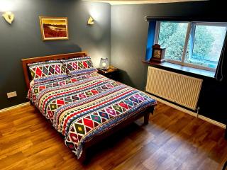 Rustic 18th century stone cottage with fireplace and parking - 6