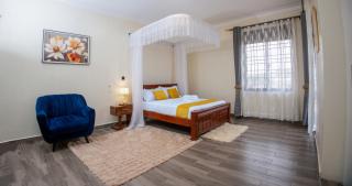 Luxury 2BR Apartment with AC, Wi Fi, Backup Power Ideal for Families , Bukoto - Kampala - 1
