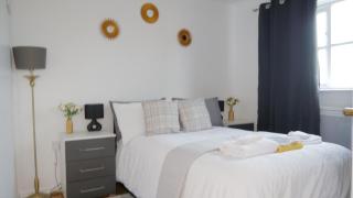 Milton Keynes Serene Luxury Flat - - 2