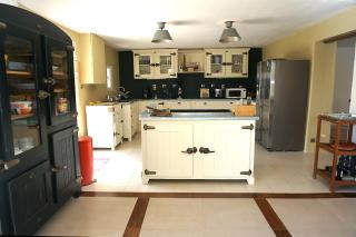 Superbe Mas en pierres de 350 m2 avec piscine pool house wifi parking gratuits - Rochefort-du-Gard - 4