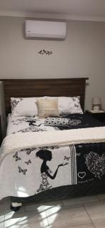 Inyati Guest House - Marloth Park - 2