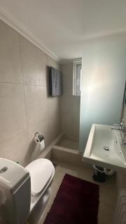 Sunny Apartment in Victoria - 8