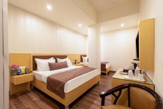 Airport Hotel Tashree Near Yashobhoomi - Free Airport Drop - 8