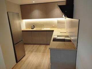 Sunhill spacious 2 bedroom Luxury Apartment - Tirana - 8