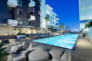 Modern Luxury Oasis in WEHO Hollywood Sign Views - Los Angeles - 0