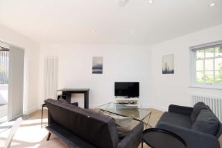 Countryside Edge Flat - Split-level Tadworth flat - Purley - 3