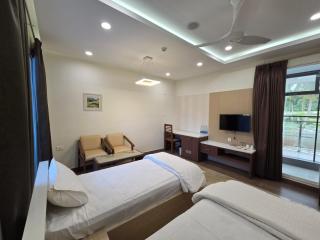 PetRose Event Centre Suites - Kadayirippu - 8