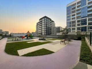 Stylish 1BR in Dubai Hills - Pool, Gym & Near Dubai Hills Mall - 4