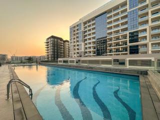 Stylish 1BR in Dubai Hills - Pool, Gym & Near Dubai Hills Mall - 0