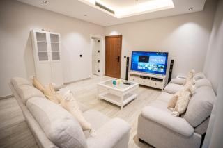 LP99-8 Luxury 2BR Apartment in Al Murooj - Riad - 6