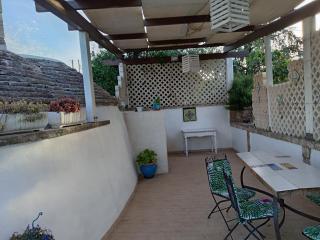 Trullo carrubo - Noci - 3