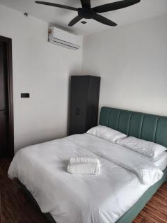 K Avenue by Homey Abode - 4