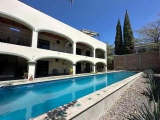 Serene Oasis Studio - Outdoor Salt Water Pool - 1