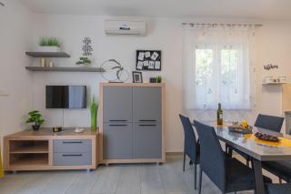 Sea & Stone Apartment No 1 in Starigrad - Starigrad - 6