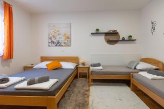 Sea & Stone Apartment No 1 in Starigrad - Starigrad - 3
