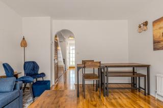 5BR Greenwich Home with Patio, 2mins to Station - 5
