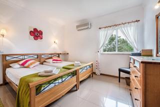 Apartment 1A Gale Garden by Algarve Villa Holidays - Albufeira - 2