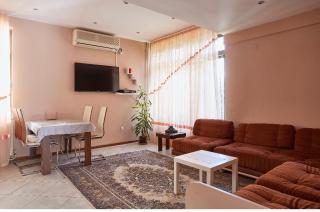 Charming 2BR Apartment near Center with Yard - Skopje - 5