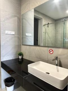 Joan's Hideout Sky Trees Serviced Apartment 4 pax JB Aeon Bukit Indah - Johor Bahru - 4