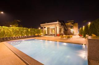 Luxury 4-BHK Farmhouse With Private Pool, Garden, & Bar - Nuova Delhi - 6