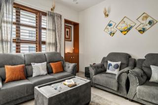 Gatsby Grandeur Luxury Villa with Private Theater & Terrace By Spacez - 1