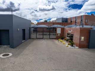 De Stroom Studio Apartments by Heybert - Secunda - 5